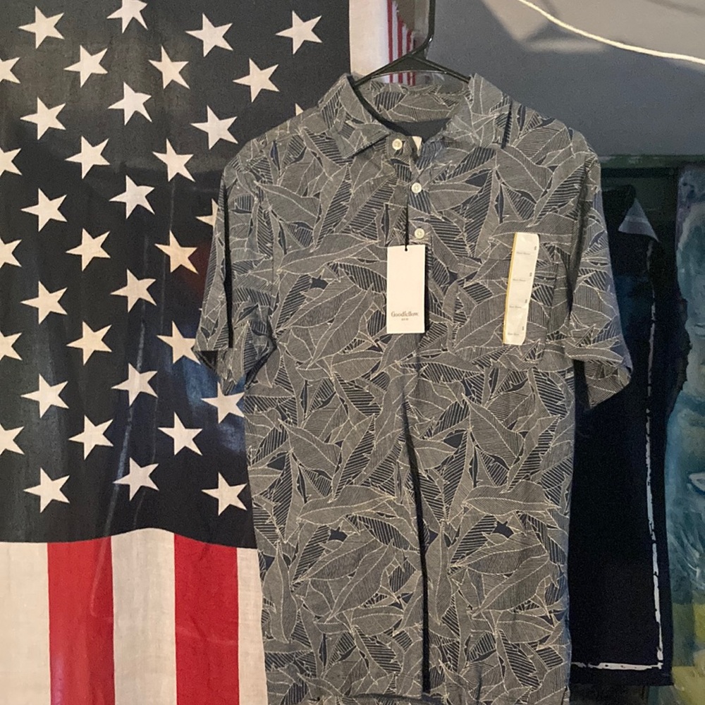 Short sleeve shirt